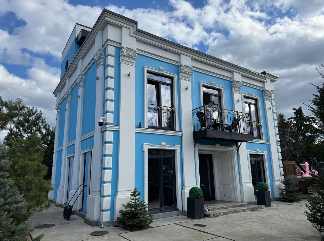 Дом Эрмитаж 245м2 на участке 10 сот. Дом Эрмитаж 245м2 на участке 10 сот.
